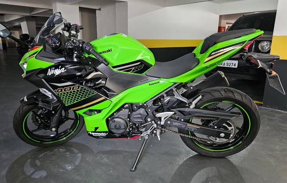 KAWASAKI NINJA 400 KRT EDITION 
